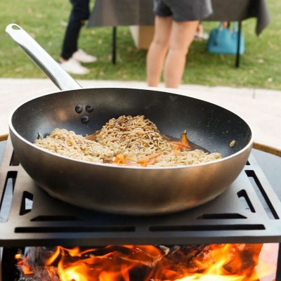Griglia in Acciaio Rialzata con Padella Wok