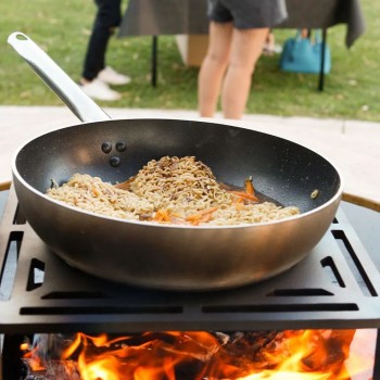 Griglia in Acciaio Rialzata con Padella Wok