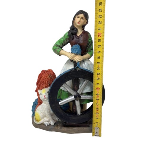 Pastore Filatrice in Resina 20 cm per Presepe 188107B